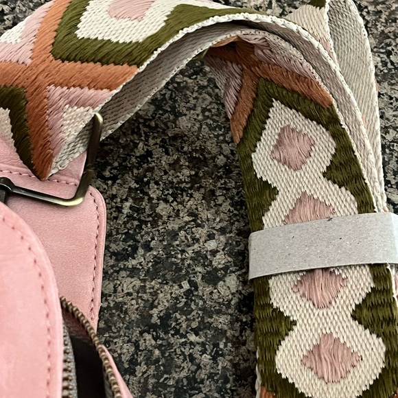 HAND PAINTED Cartoon Mouse Sling bag!!!  BNWT!! - Picture 9 of 9